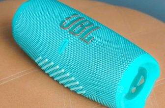 enceinte JBL bleu turquoise