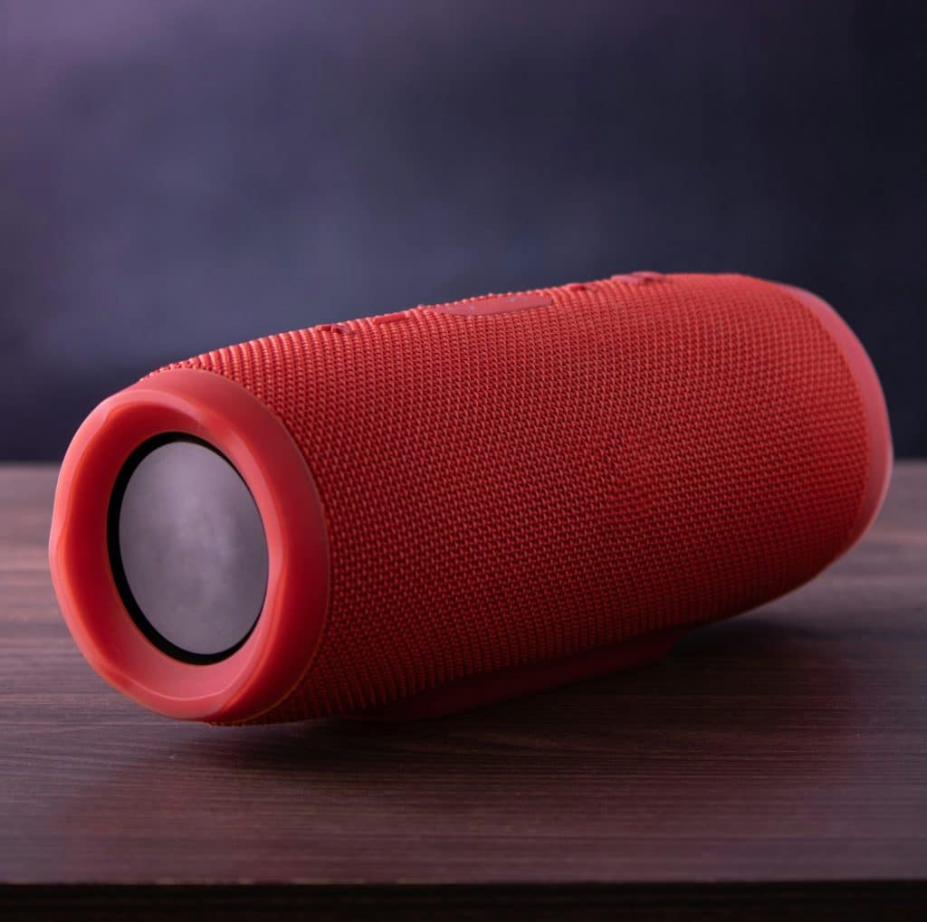 enceinte puissante rouge
